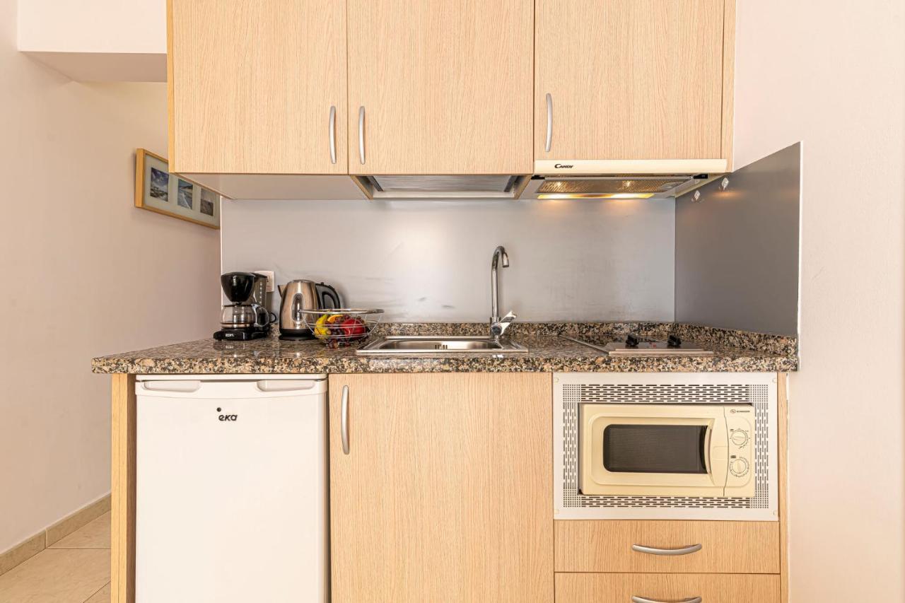 Apartamentos En El Centro De Los Cristianos 아로나 외부 사진