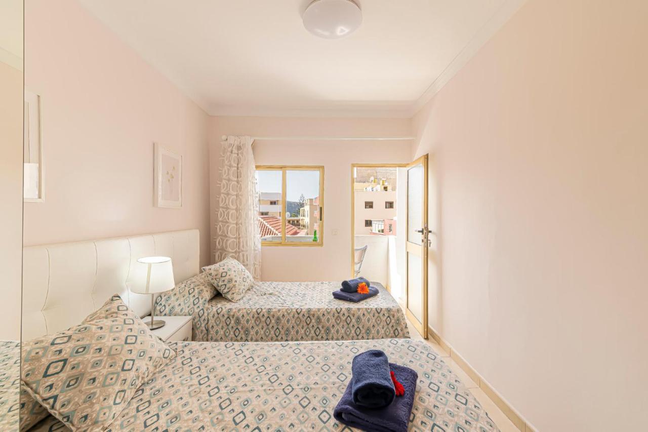 Apartamentos En El Centro De Los Cristianos 아로나 외부 사진