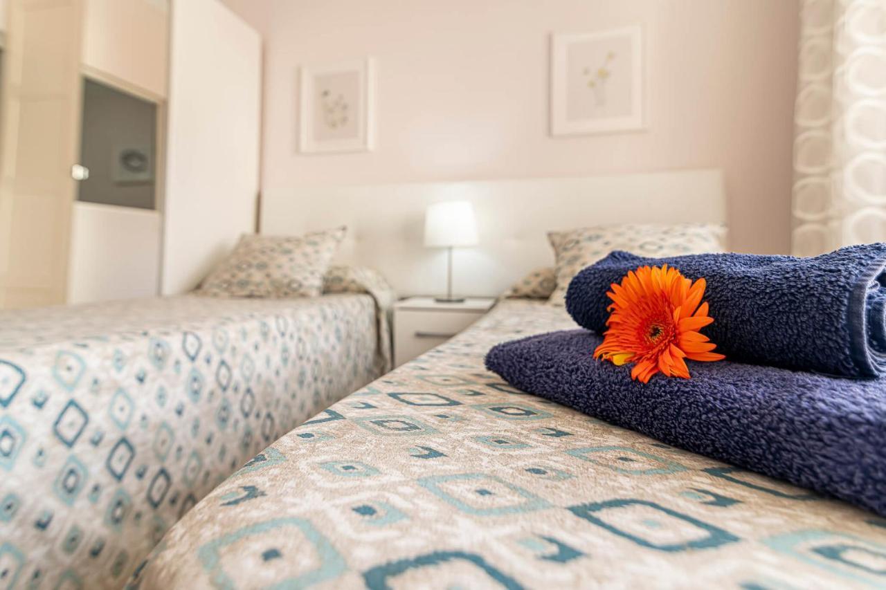 Apartamentos En El Centro De Los Cristianos 아로나 외부 사진