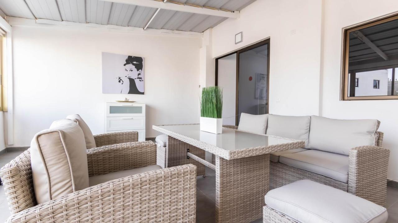 Apartamentos En El Centro De Los Cristianos 아로나 외부 사진